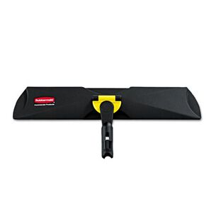 CLEANING AND SANITATION | Rubbermaid Commercial HYGEN HYGEN 18 in. Quick Connect Single-Sided Plastic Wet/Dry Mop Frame - Black