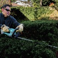 Hedge Trimmers | Makita XHU10SM1 18V LXT Lithium-Ion Cordless 24 in. Hedge Trimmer Kit (4 Ah) image number 9