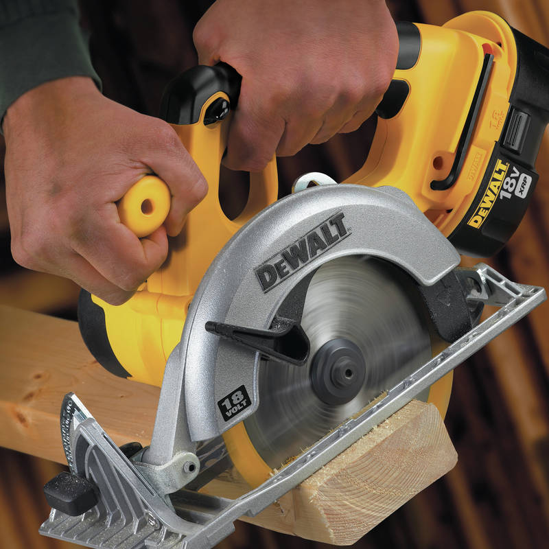 Dewalt dc390b 18v cordless circular saw hot sale