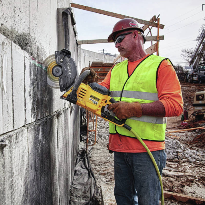 Dewalt DCS690X2 FlexVolt 60V MAX Cordless Brushless 9 in. Cut Off